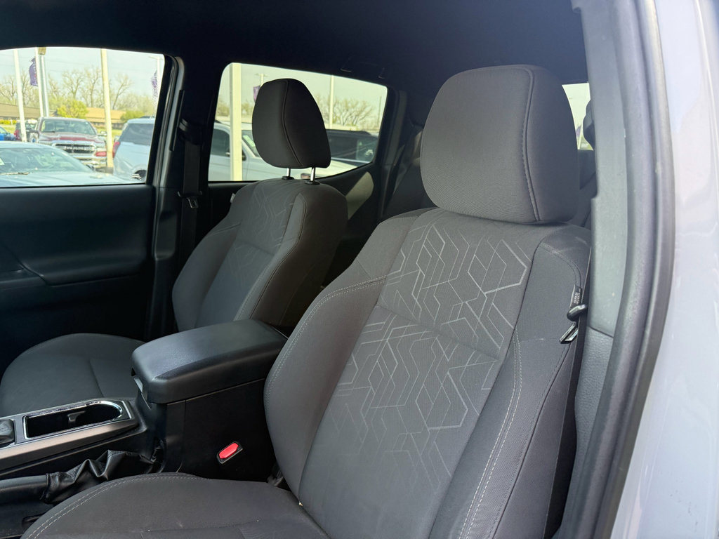 Used 2018 Toyota Tacoma TRD Off-Road image 10