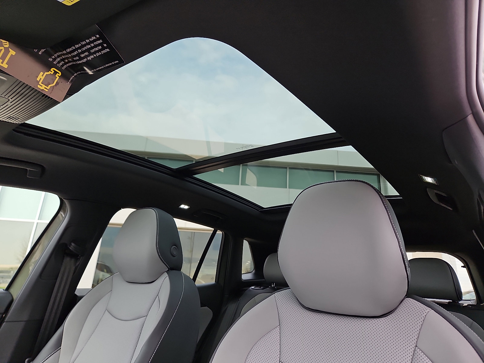 New 2026 Volkswagen Tiguan SE R-Line image 15