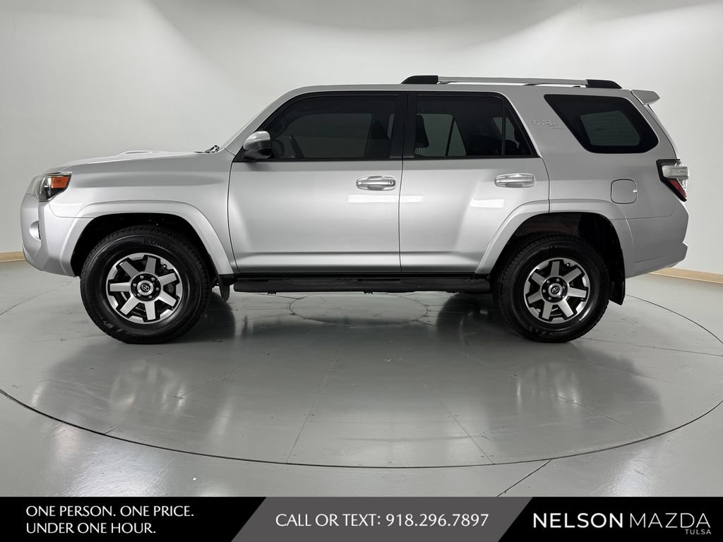 Used 2018 Toyota 4Runner TRD Off-Road AWD/4WD image 9