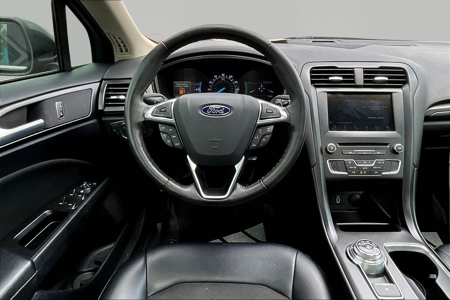 Used 2018 Ford Fusion SE w/ Equipment Group 201A FWD image 8
