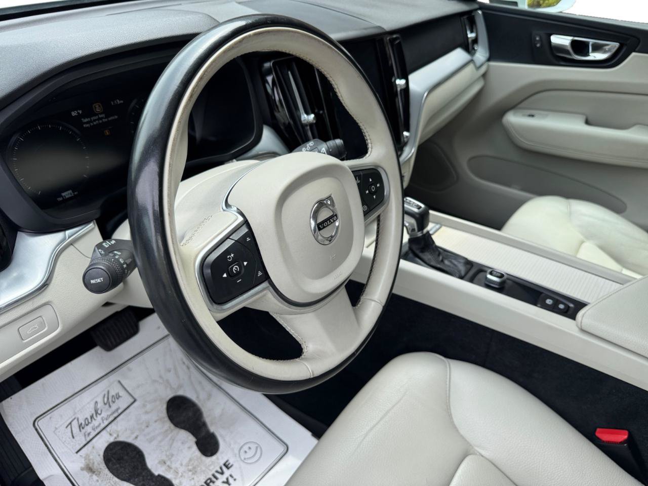 Used 2018 Volvo XC60 T6 Momentum w/ Protection Package Premier AWD/4WD image 3