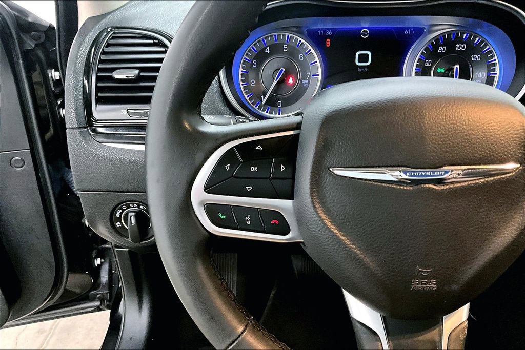Used 2023 Chrysler 300 Touring AWD/4WD image 11