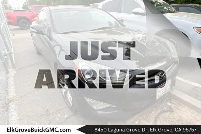 Used 2015 Hyundai Genesis 3.8 image 1