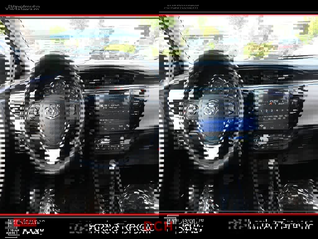 Used 2014 Toyota Corolla LE image 8