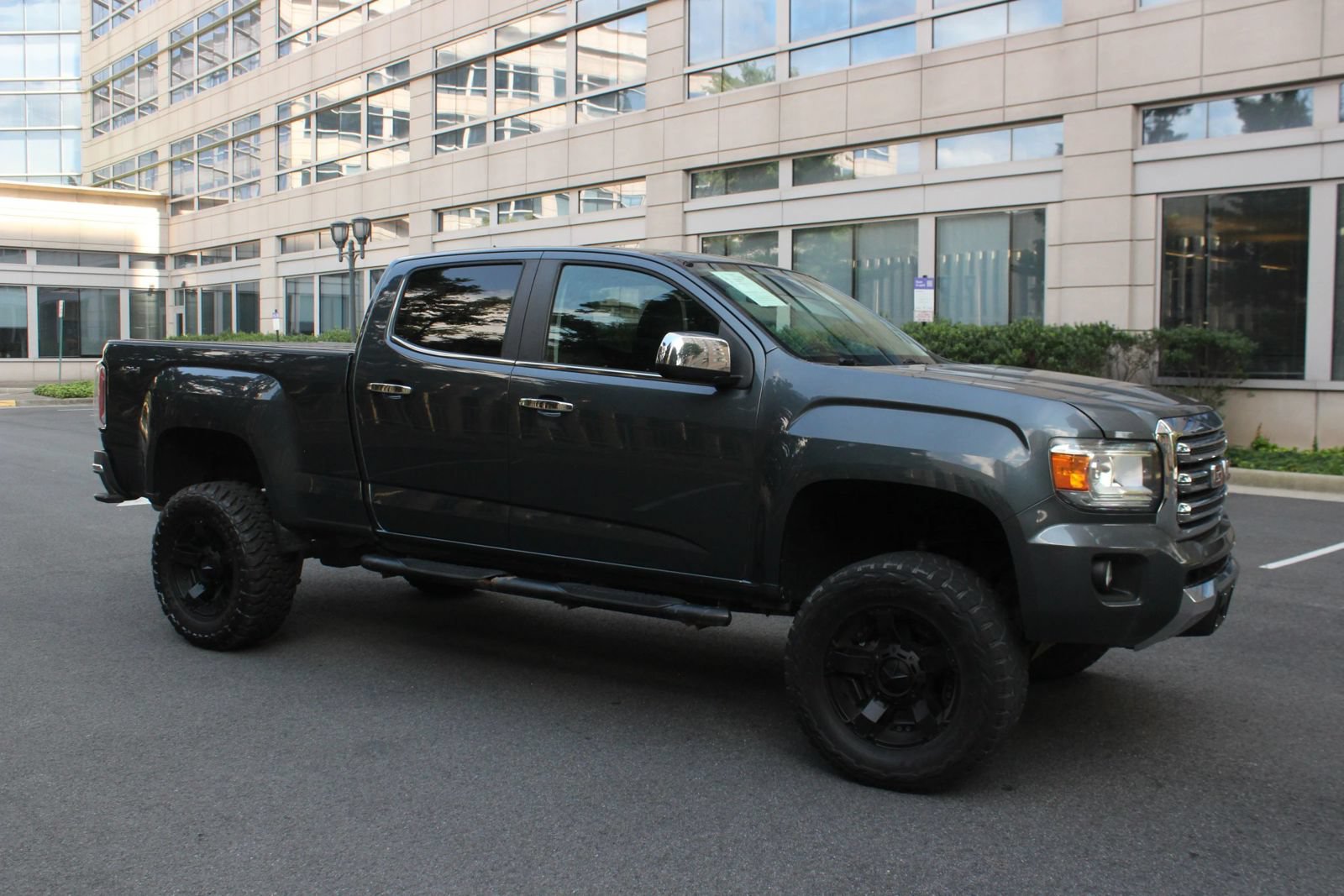 Used 2017 GMC Canyon SLT AWD/4WD image 2