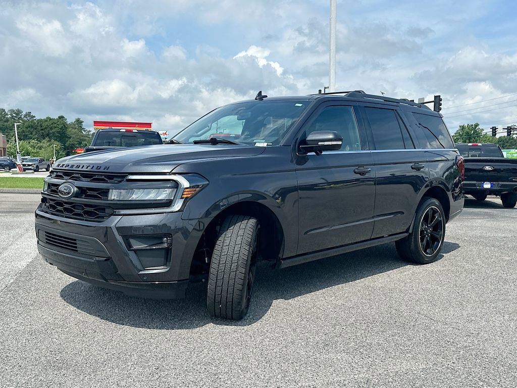 Certified 2024 Ford Expedition Limited RWD image 2