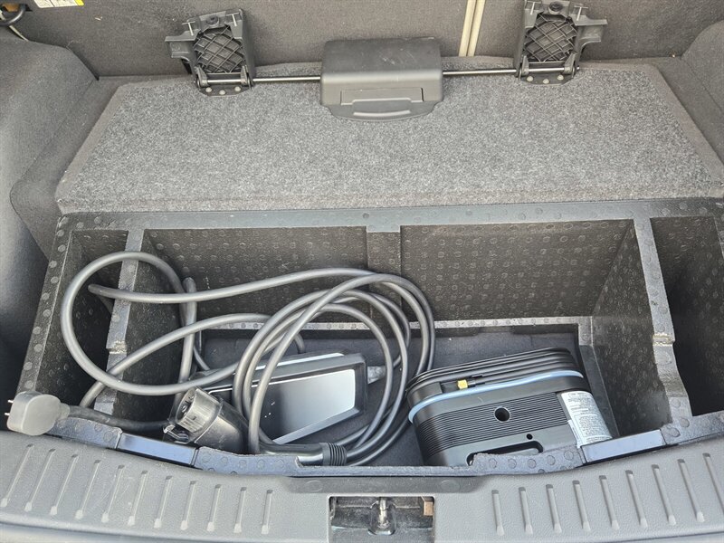 Used 2012 Ford Focus Electric Hatchback FWD image 24