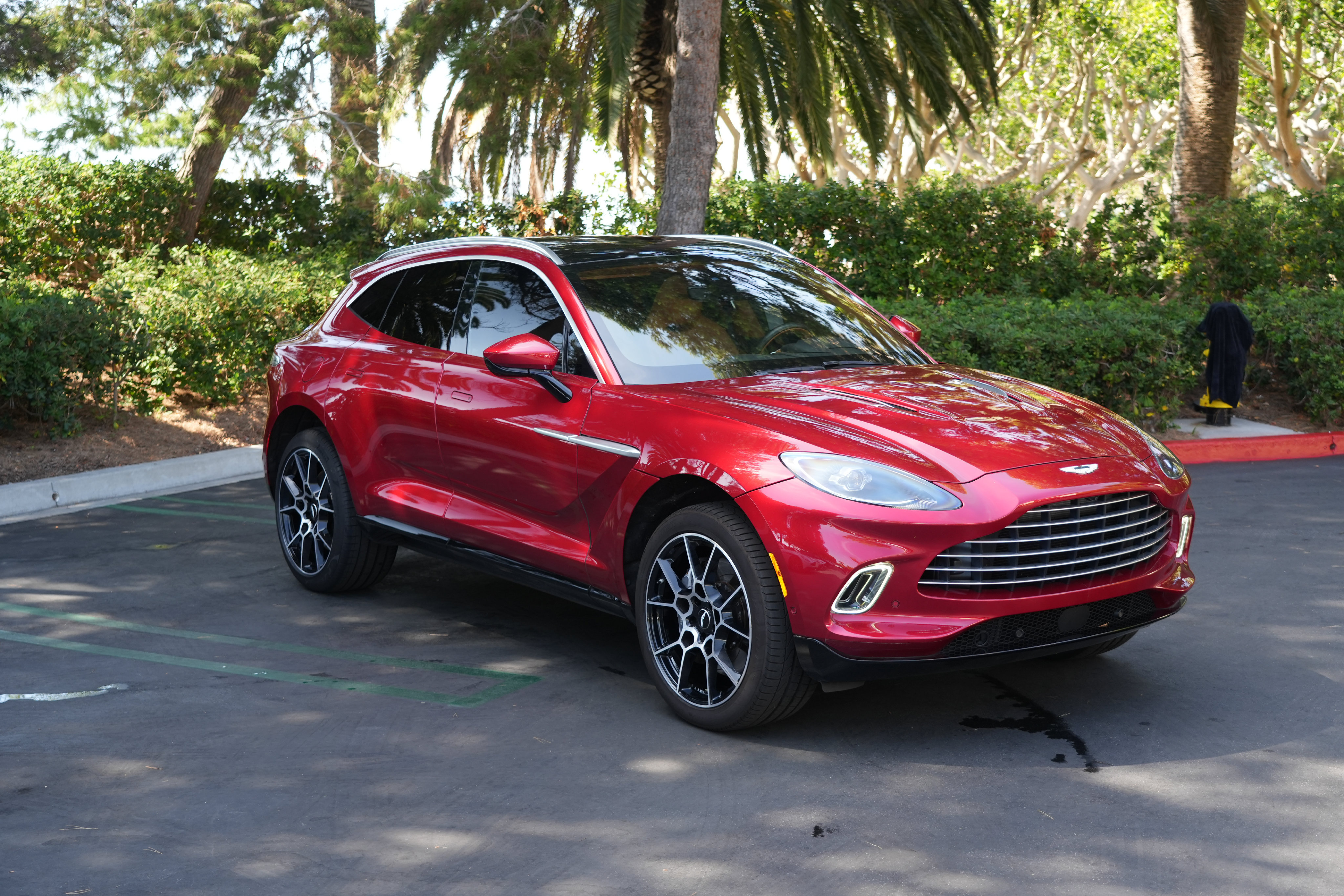 Used 2023 Aston Martin DBX AWD/4WD image 29