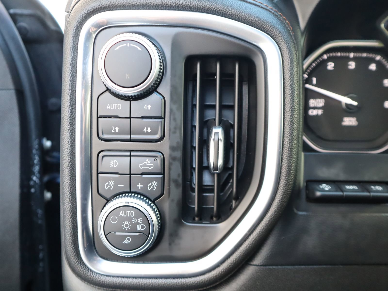 Used 2019 GMC Sierra 1500 AT4 w/ AT4 Premium Package AWD/4WD image 36