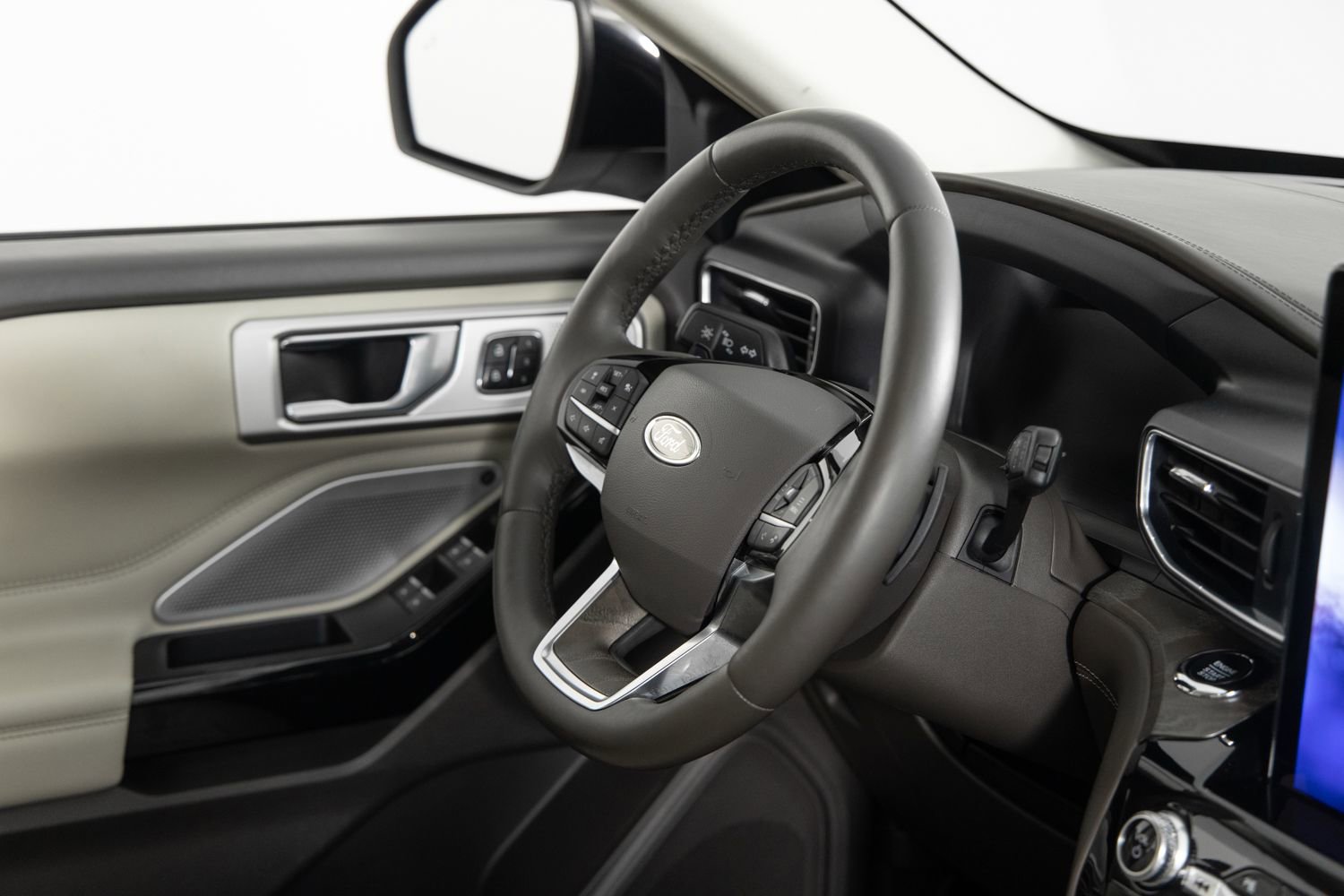 Used 2021 Ford Explorer Platinum w/ Equipment Group 601A image 26