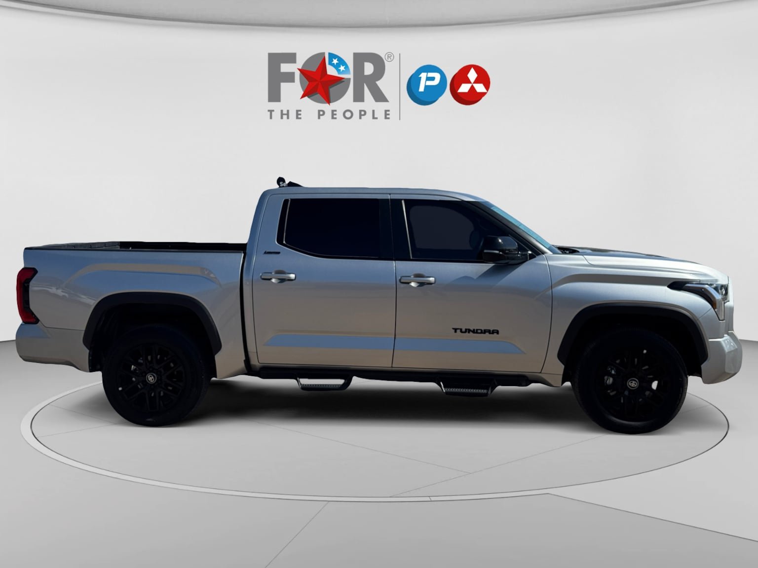 Used 2025 Toyota Tundra Limited AWD/4WD image 6