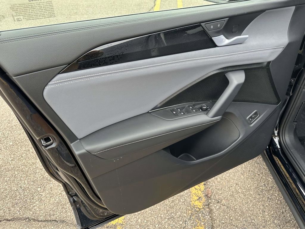 New 2026 Volkswagen Tiguan SE AWD/4WD image 11