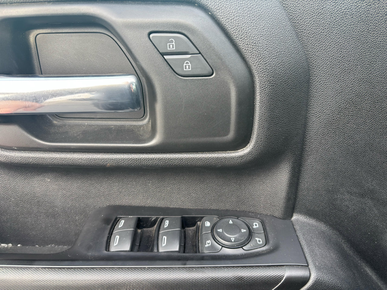 Used 2020 Chevrolet Silverado 2500 Custom w/ Custom Value Package image 13