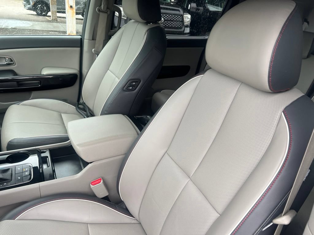 Used 2017 Kia Sedona EX FWD image 5