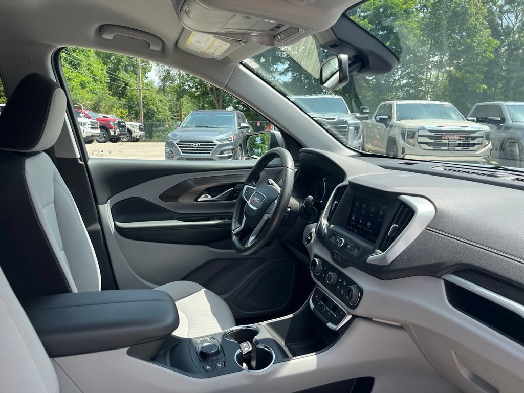Used 2024 GMC Terrain SLE w/ Driver Convenience Package AWD/4WD image 39