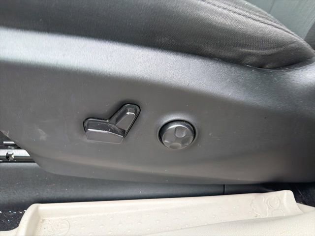 Used 2023 Chrysler Voyager LX FWD image 25
