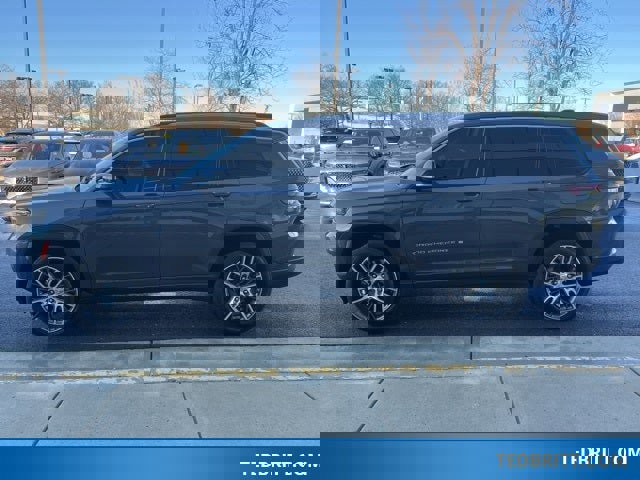 Used 2022 Jeep Grand Cherokee L Limited image 4