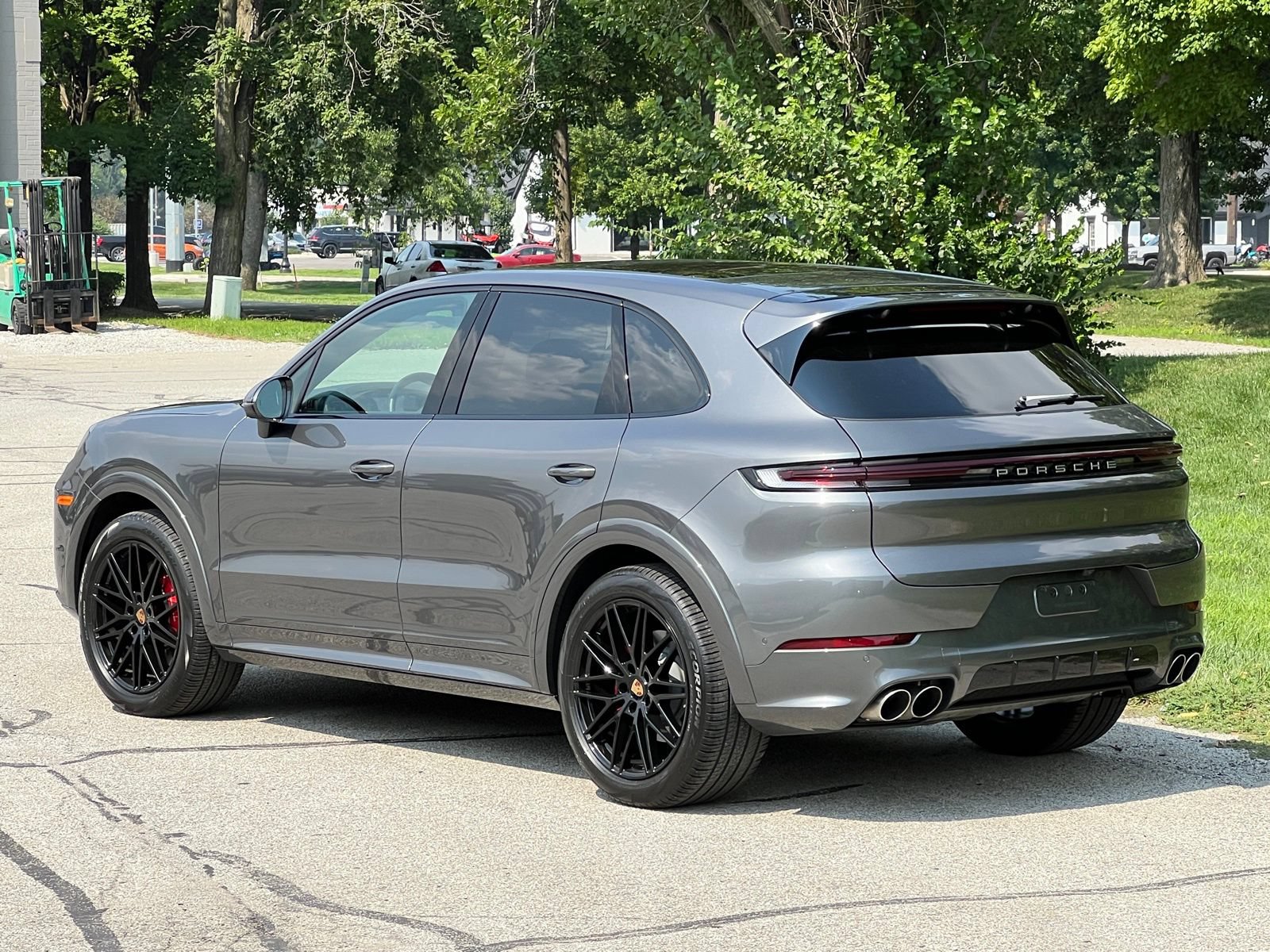 Certified 2025 Porsche Cayenne S AWD/4WD image 3