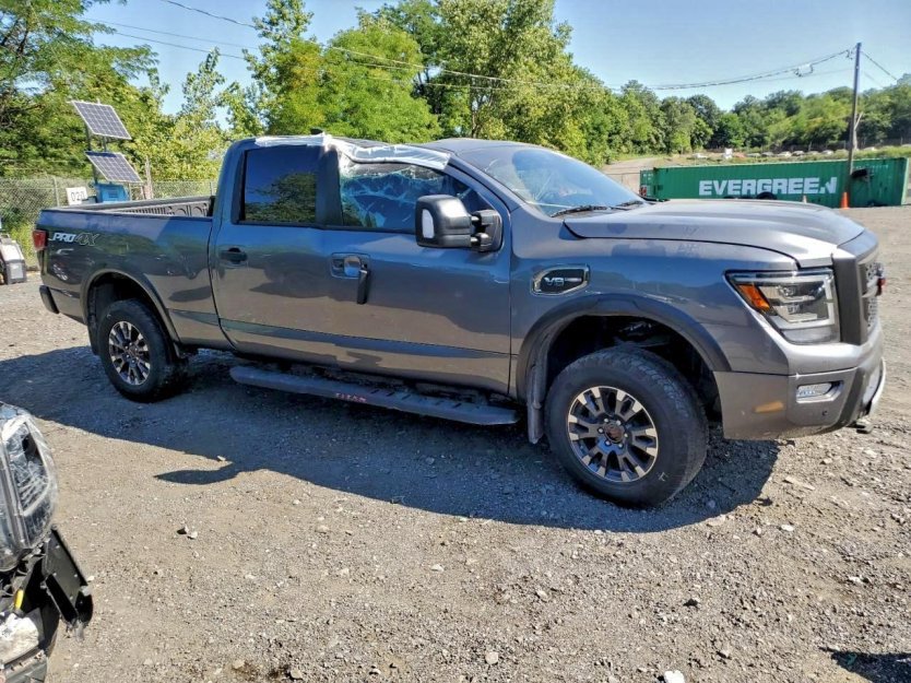 Used 2023 Nissan Titan PRO-4X image 1