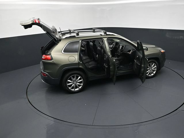 Used 2018 Jeep Cherokee Limited AWD/4WD image 30