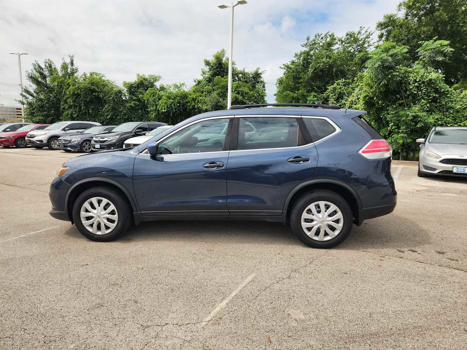 Used 2016 Nissan Rogue S AWD/4WD image 4
