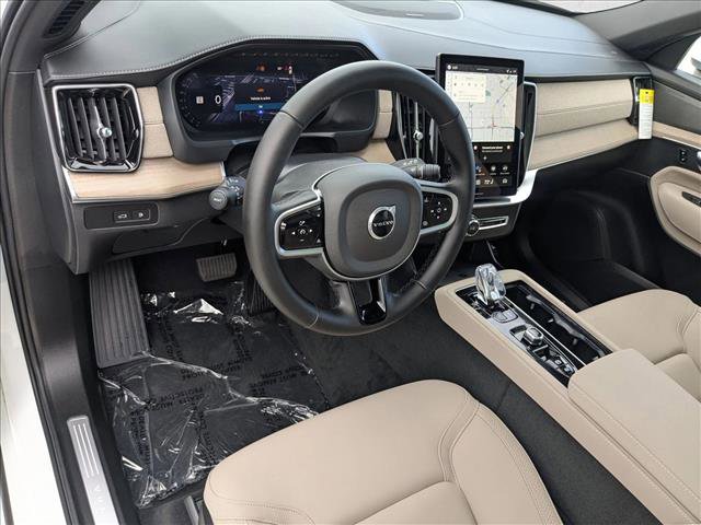 Certified 2026 Volvo XC90 T8 Plus w/ Protection Package Premier image 3