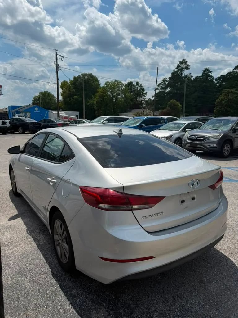 Used 2018 Hyundai Elantra SEL FWD image 5