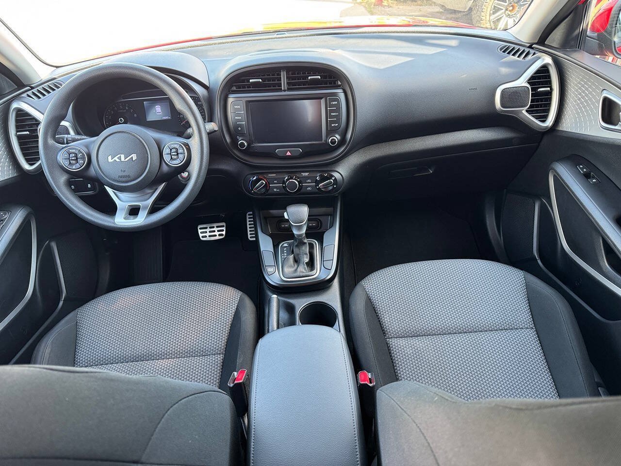 Used 2022 Kia Soul LX FWD image 11