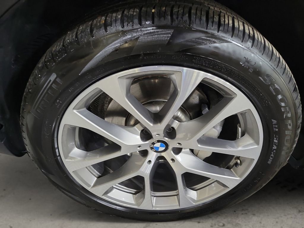 Used 2019 BMW X5 xDrive40i w/ Executive Package image 9