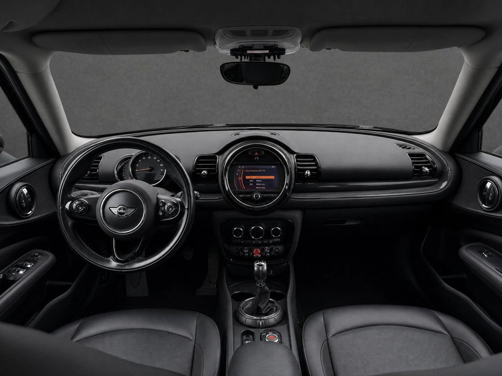 Used 2017 MINI Cooper Clubman FWD image 3