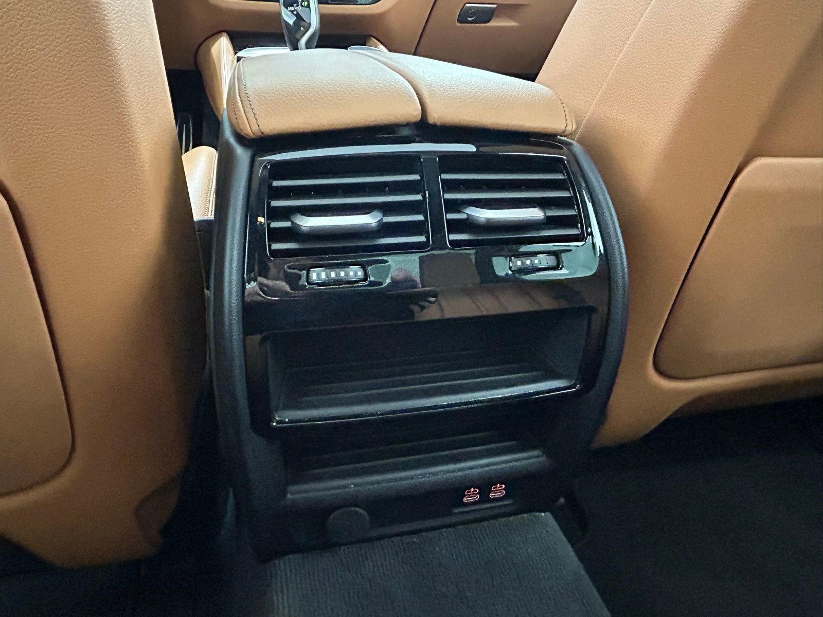 Used 2023 BMW 540i xDrive w/ M Sport Package image 36