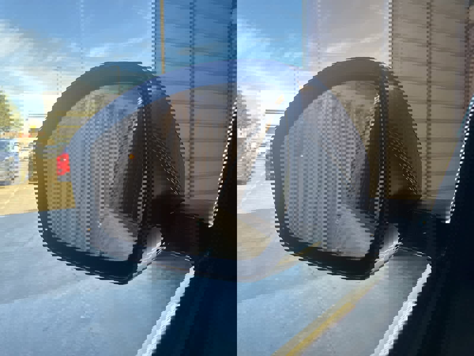 Used 2019 Land Rover Range Rover Evoque SE image 26