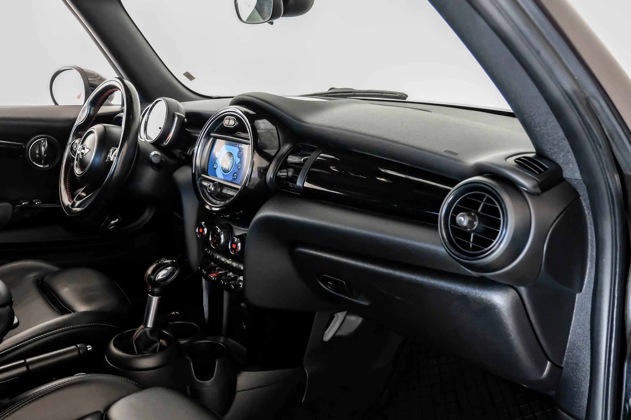 Used 2019 MINI Cooper S FWD image 11
