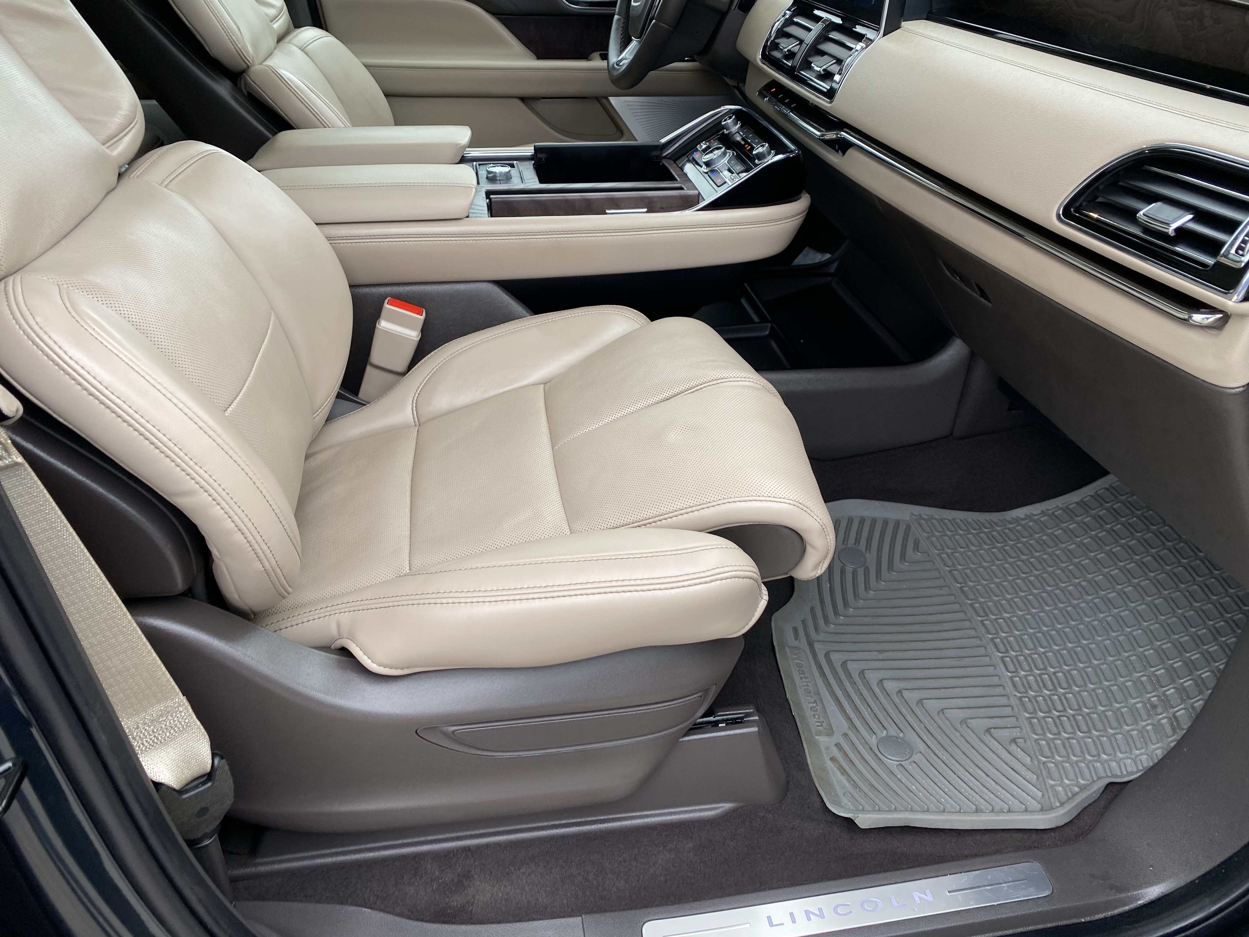 Used 2024 Lincoln Navigator Reserve AWD/4WD image 17