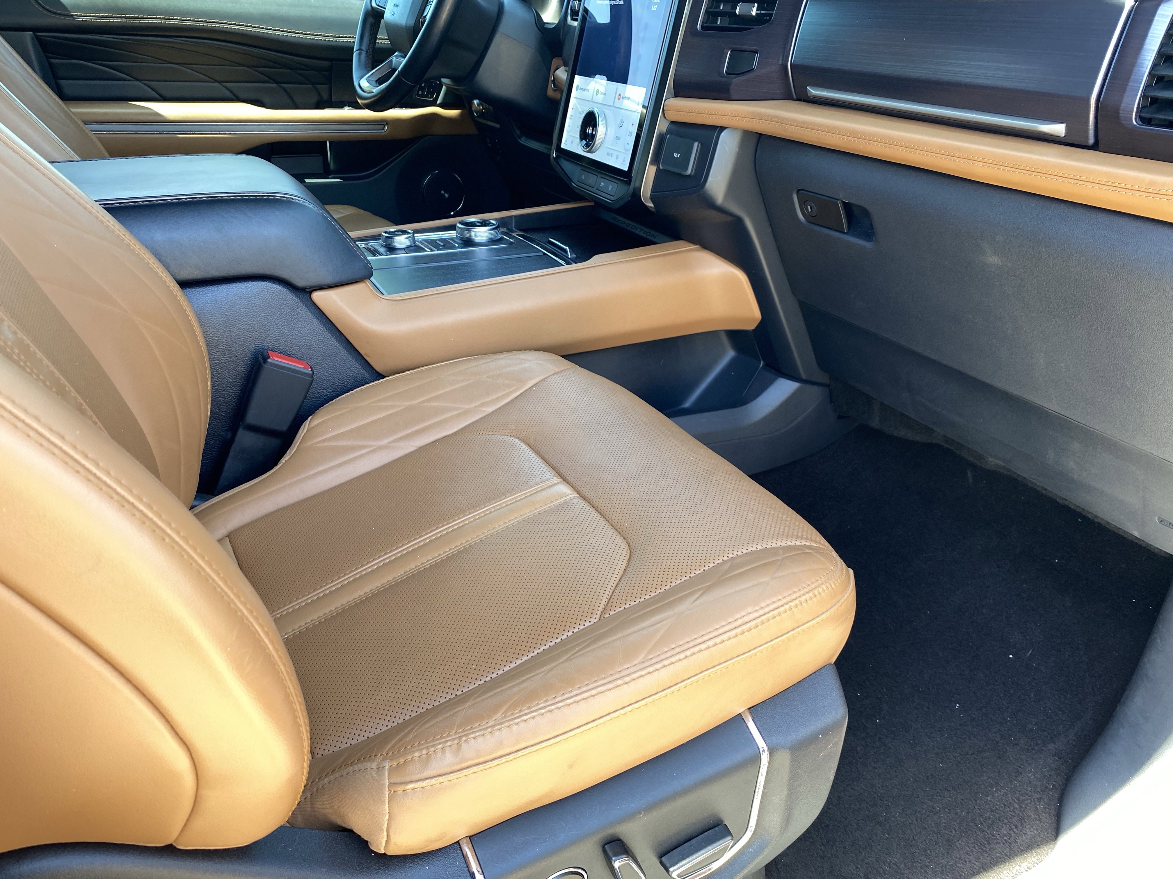 Used 2022 Ford Expedition Max Platinum AWD/4WD image 11