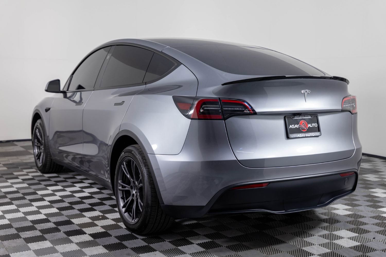 Used 2025 Tesla Model Y Long Range image 5