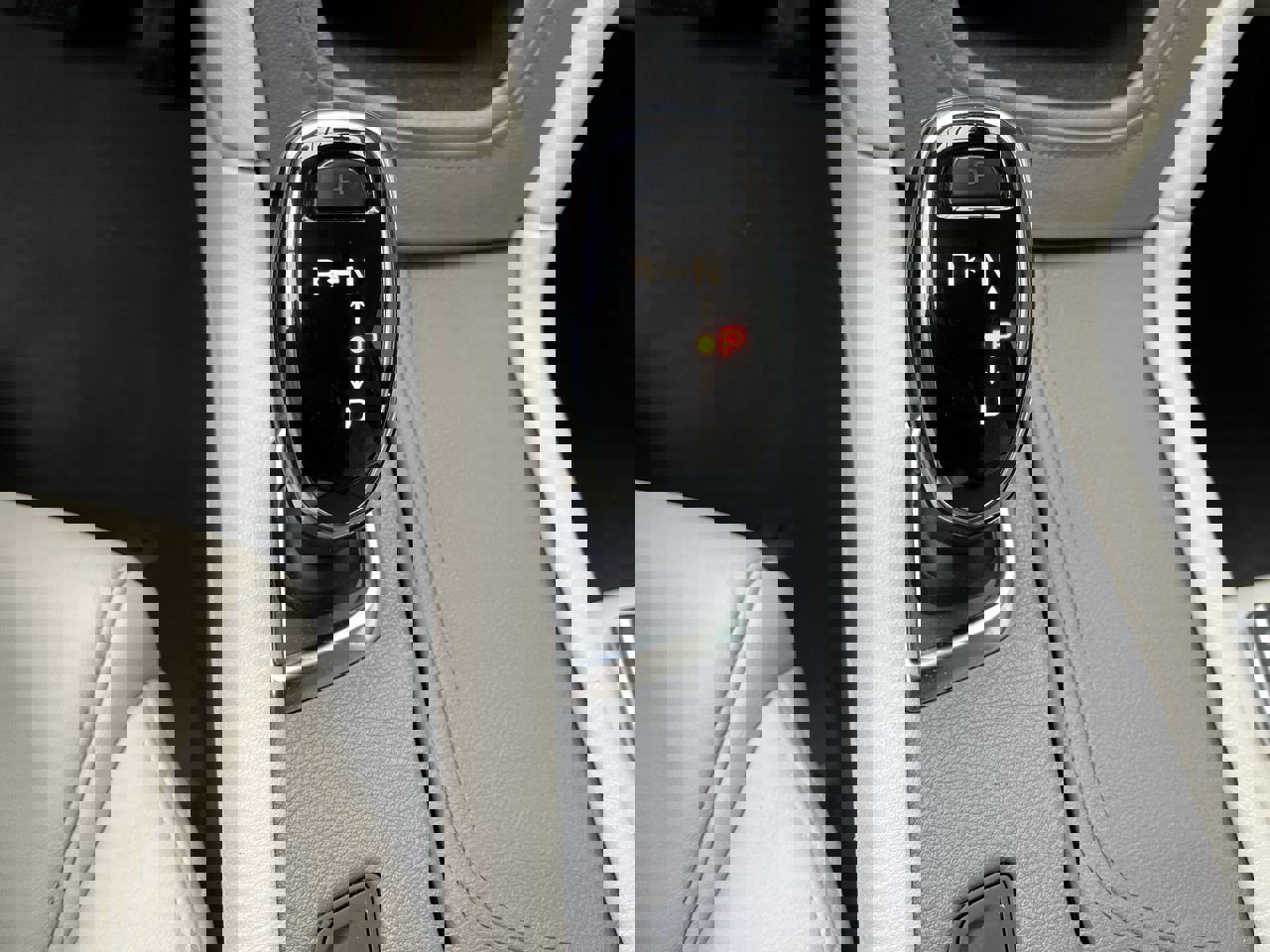 Used 2018 Cadillac XT5 Luxury w/ Driver Awareness Package image 25