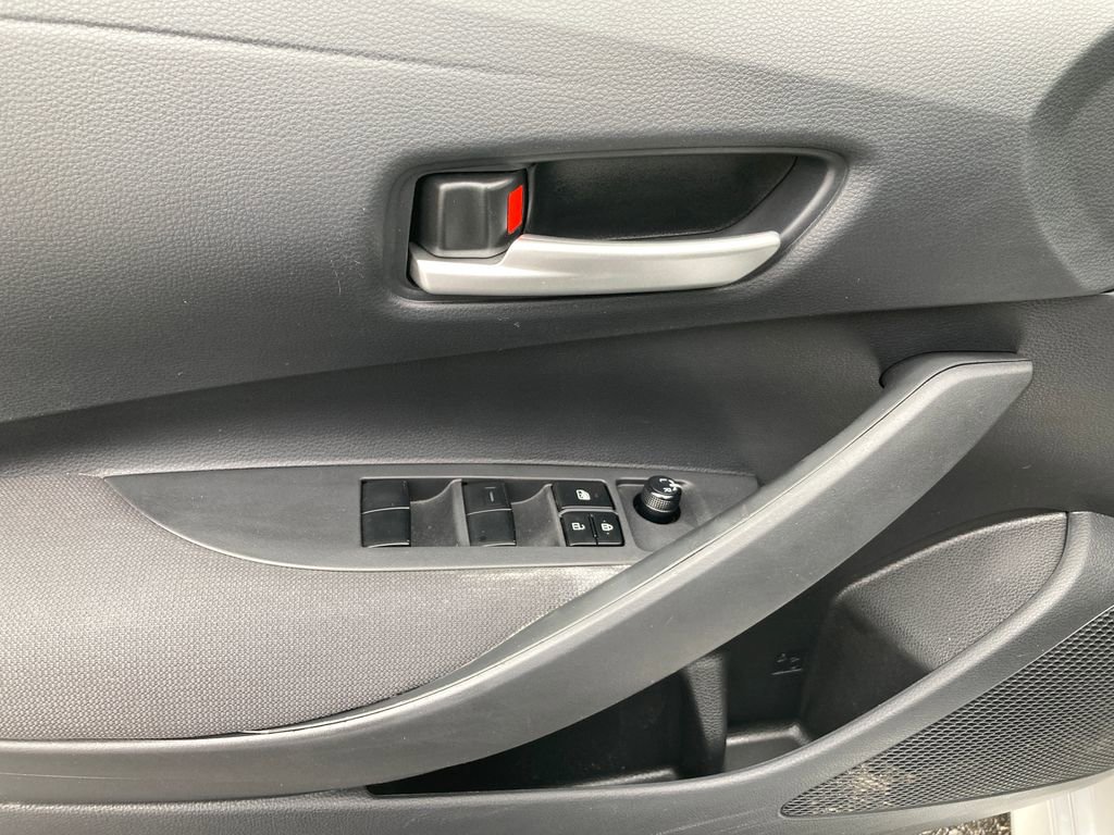 Used 2020 Toyota Corolla LE image 16