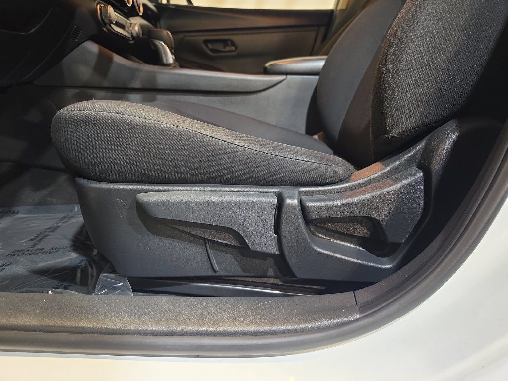 Used 2024 Nissan Sentra S FWD image 14