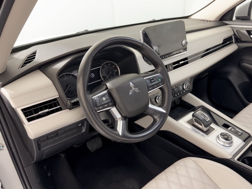 Used 2022 Mitsubishi Outlander SEL AWD/4WD image 4