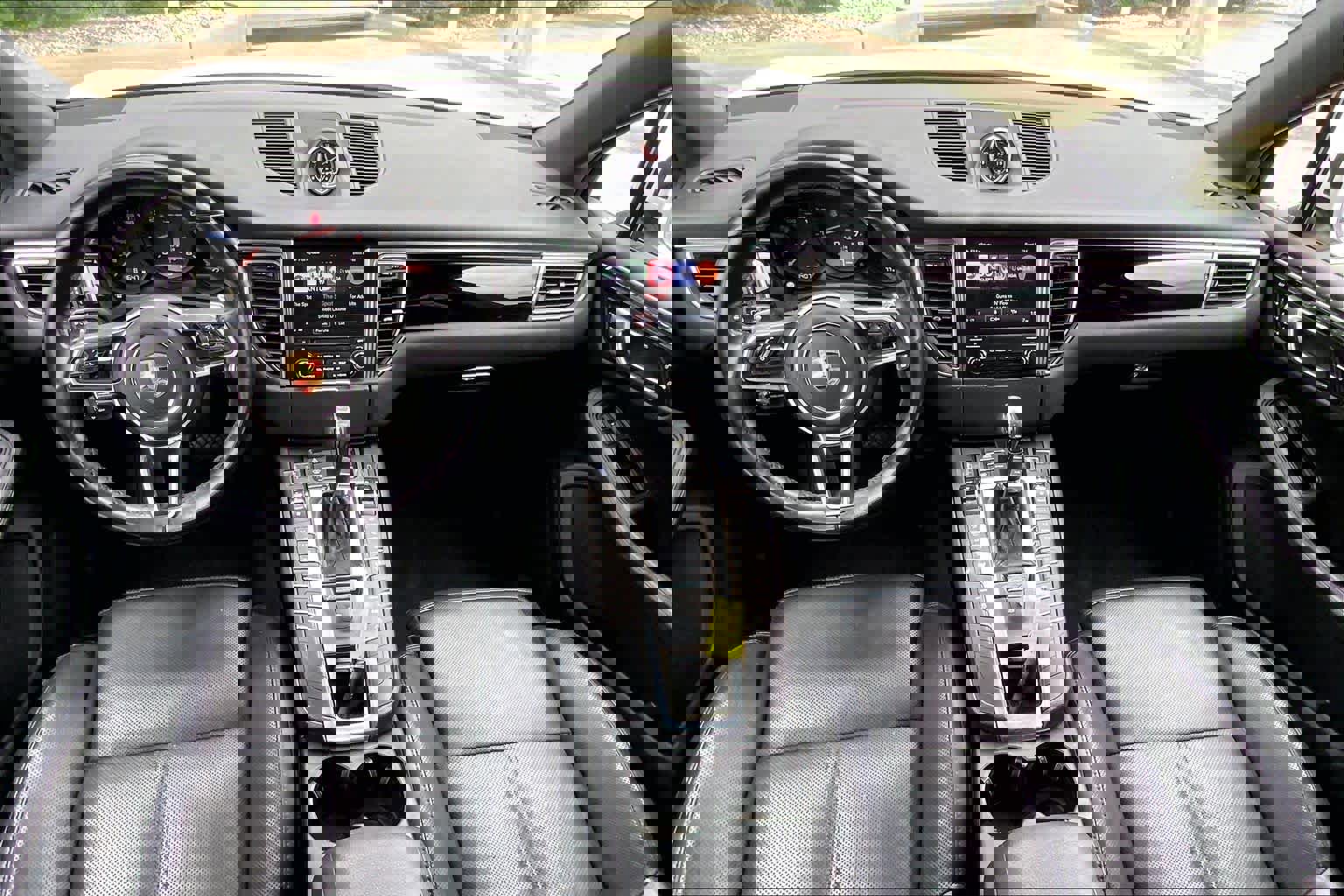 Used 2018 Porsche Macan AWD/4WD image 15