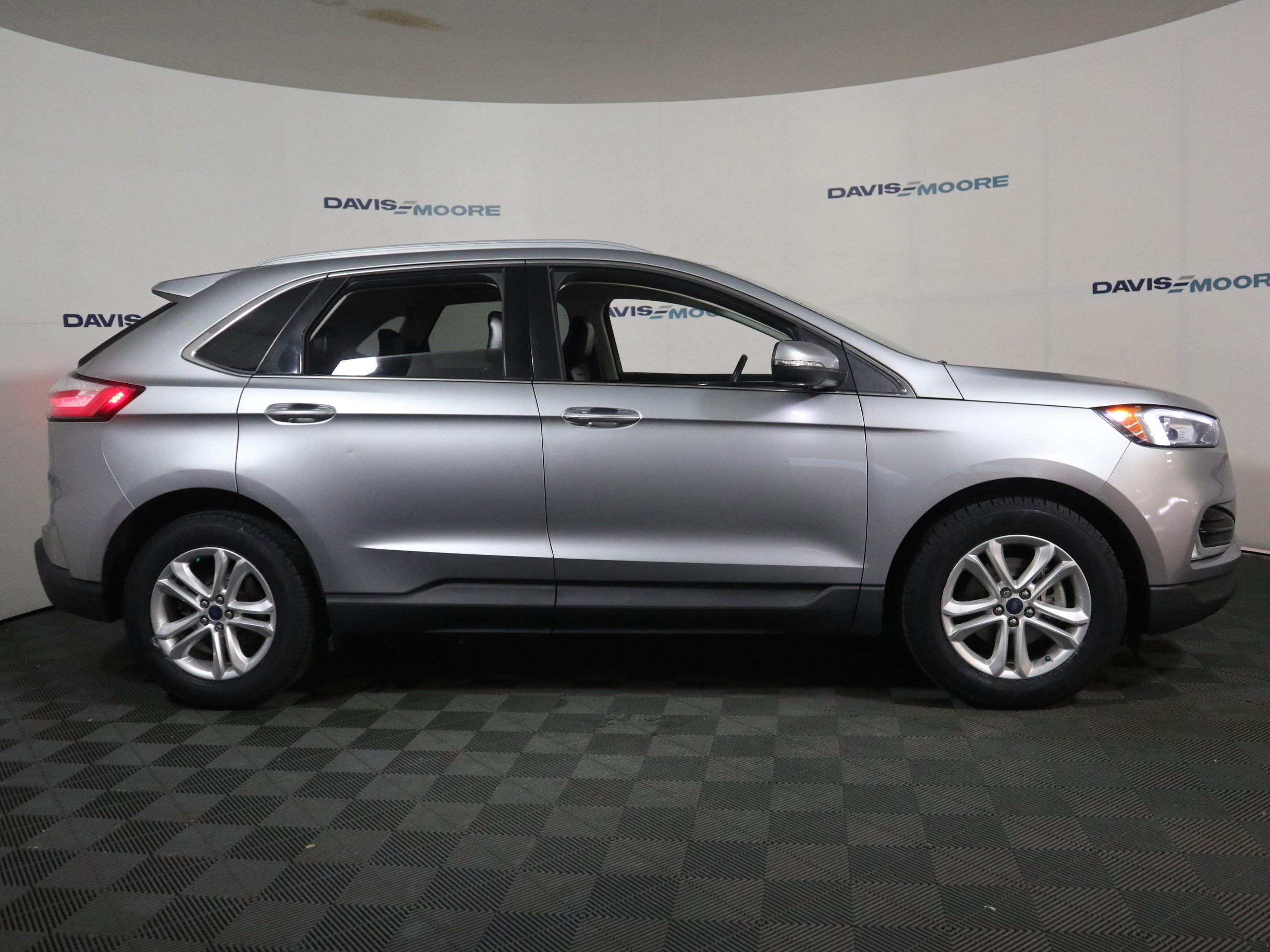 Used 2020 Ford Edge SEL image 4