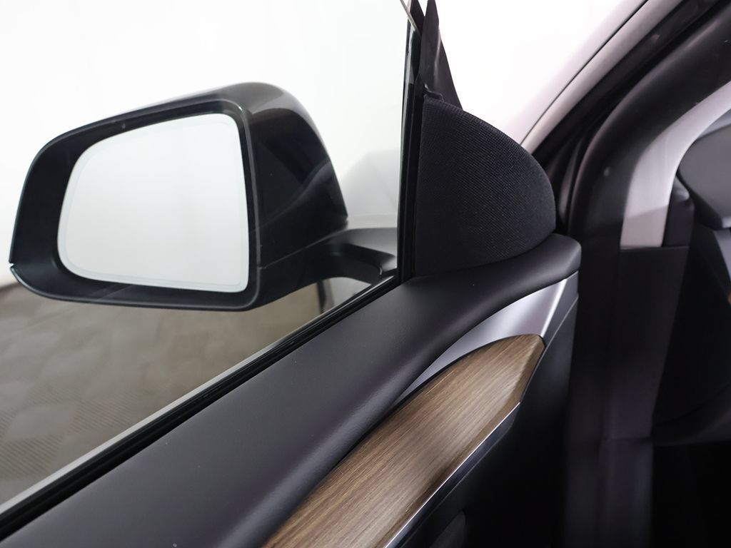 Used 2023 Tesla Model Y Performance AWD/4WD image 36