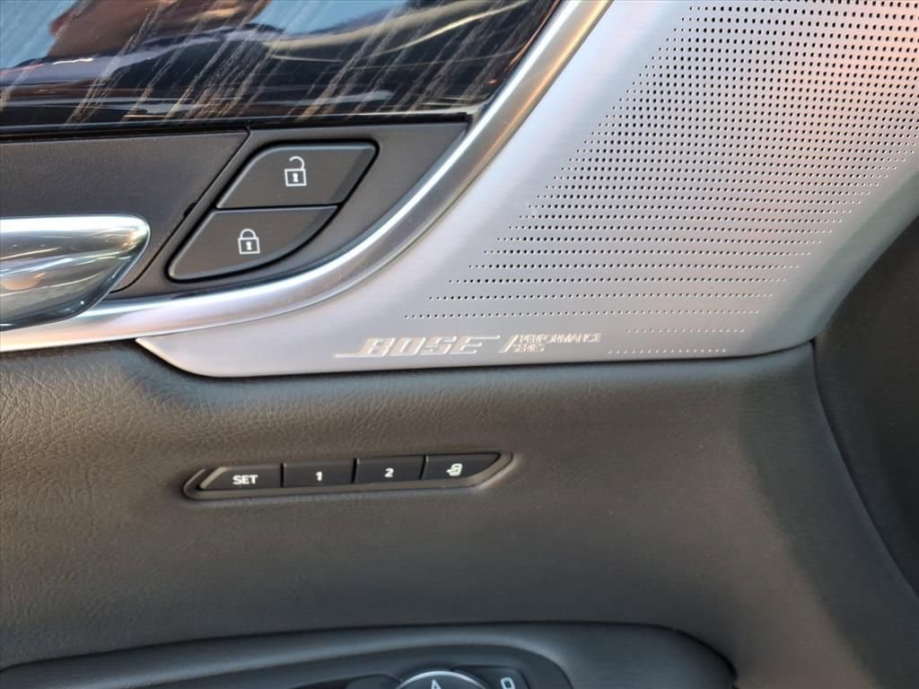 Used 2025 Cadillac XT6 Premium Luxury w/ Technology Package image 11