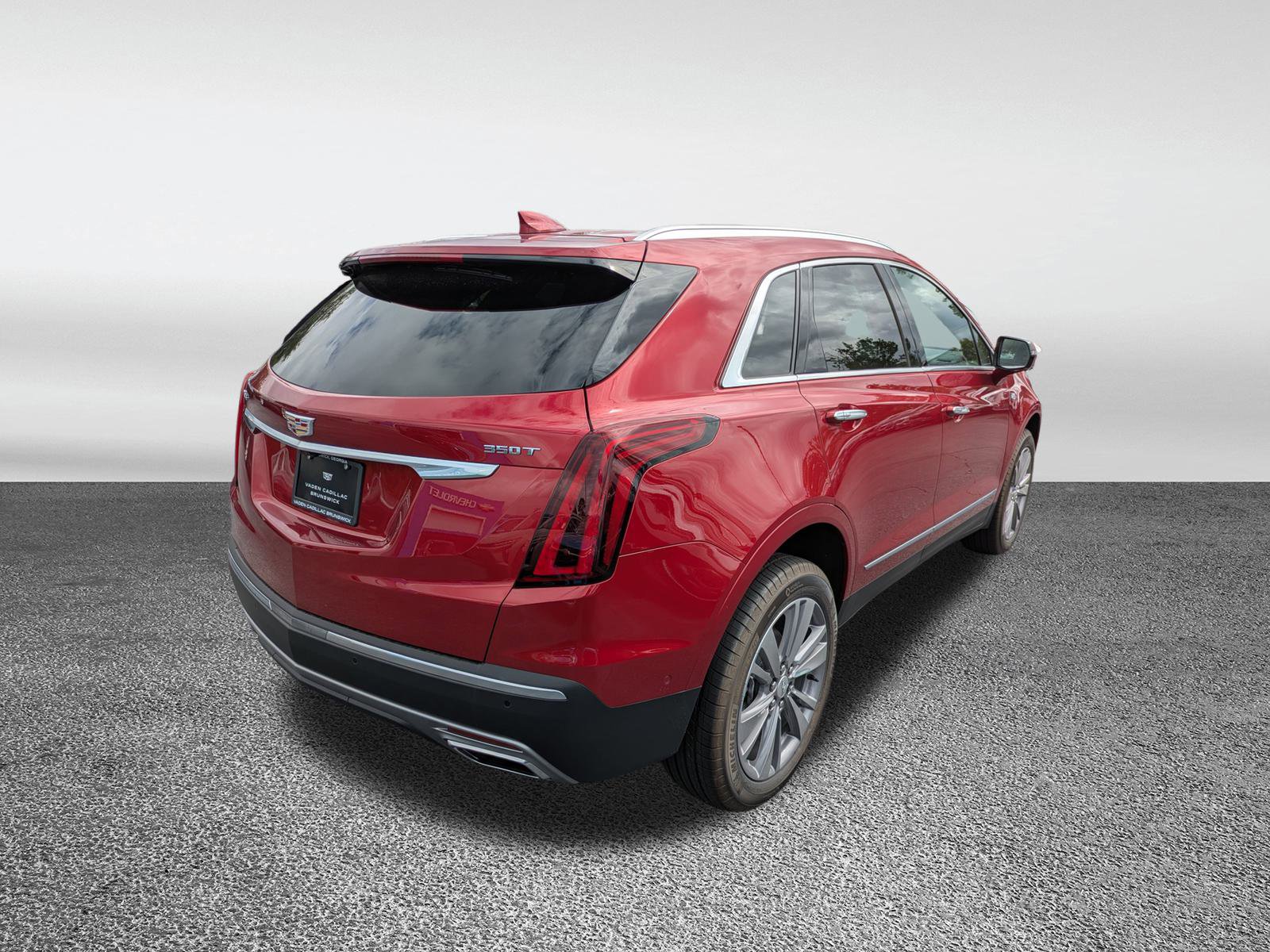 New 2025 Cadillac XT5 Premium Luxury w/ Technology Package FWD image 25