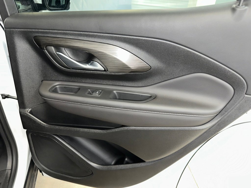 Used 2022 GMC Terrain SLE w/ Driver Convenience Package image 28