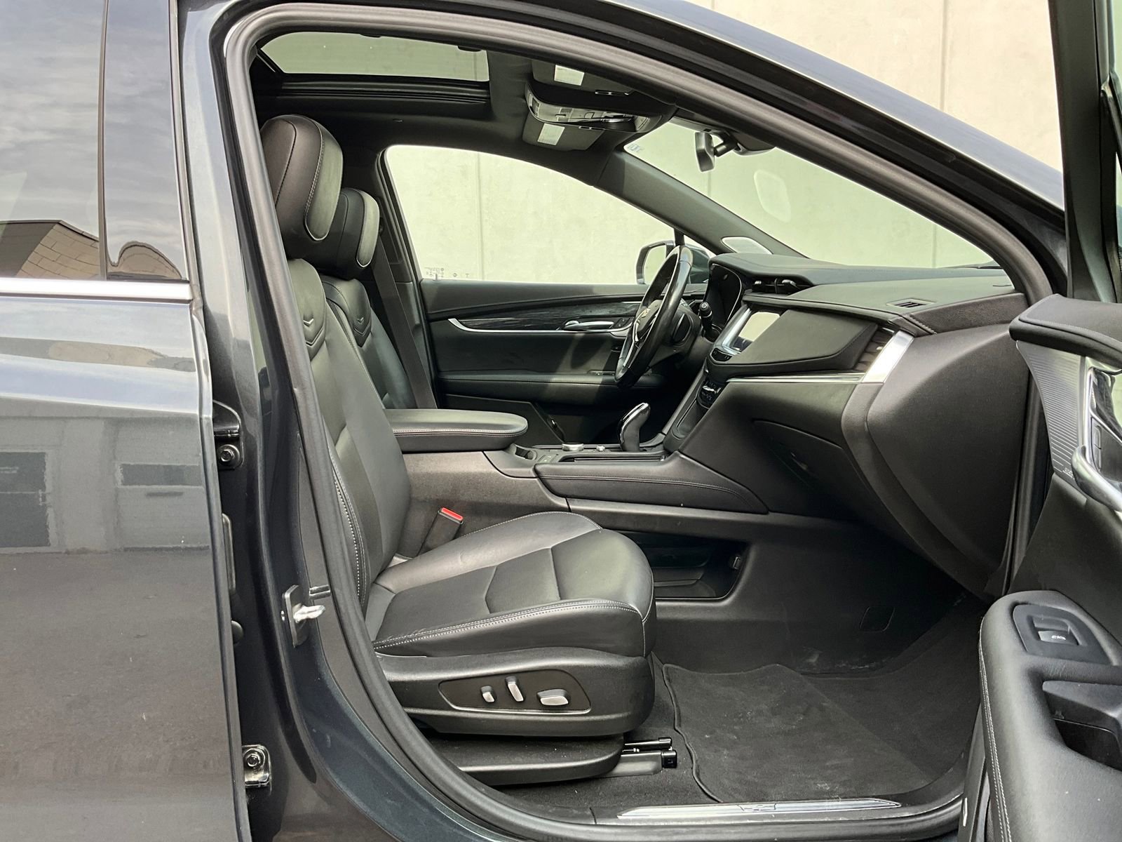 Certified 2022 Cadillac XT5 Premium Luxury image 7