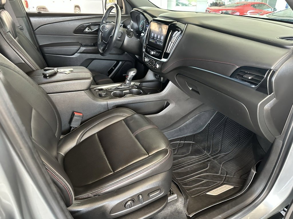 Used 2023 Chevrolet Traverse RS w/ LPO, Floor Liner Package image 17
