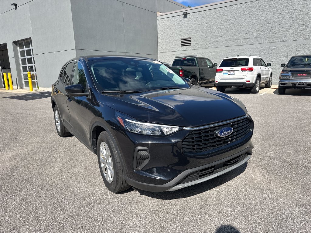 Used 2023 Ford Escape Active w/ Tech Pack #2 FWD image 4