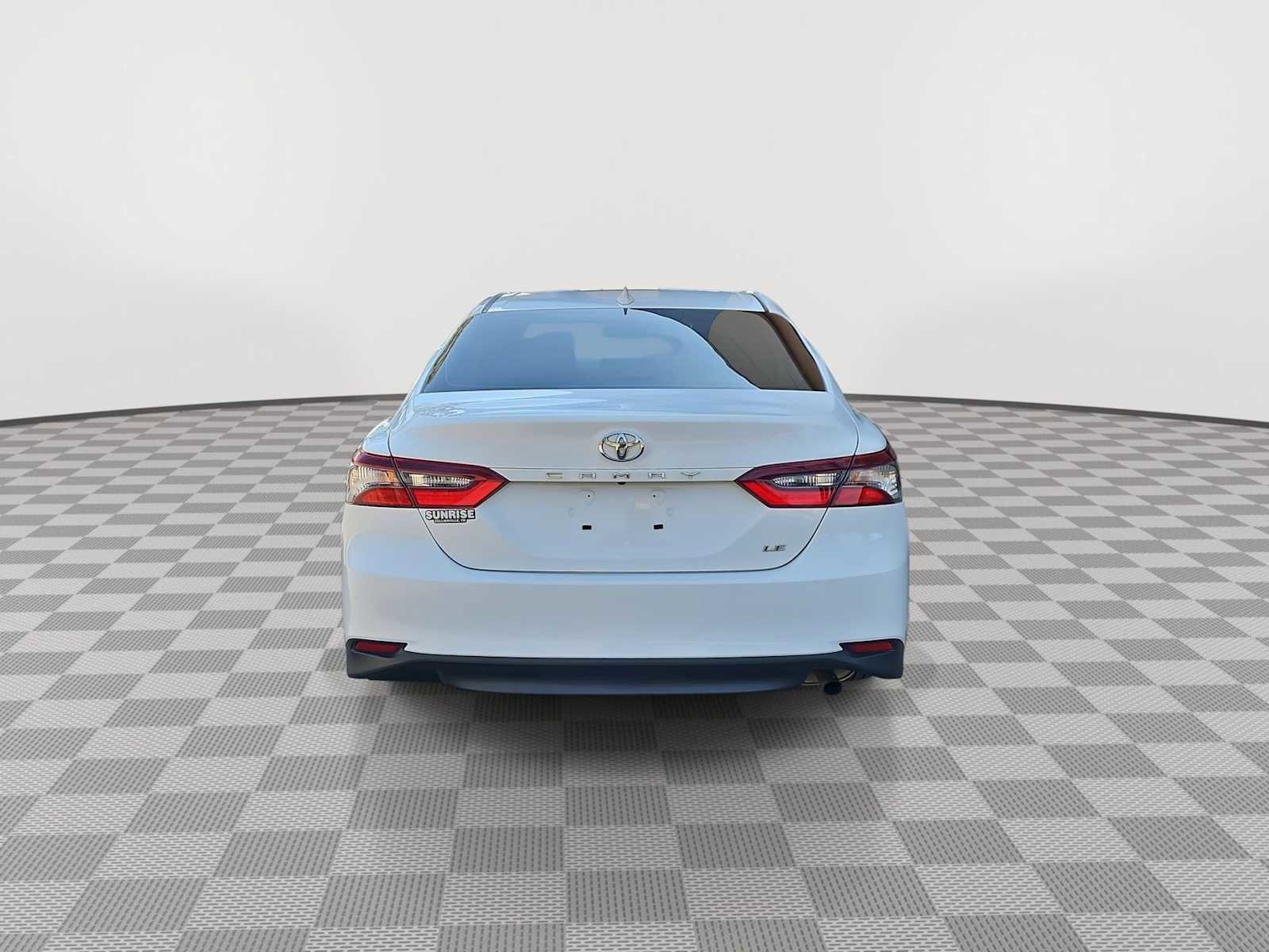 Used 2022 Toyota Camry LE image 7